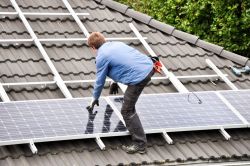 Mit Solaranlagen die Stromkosten senken